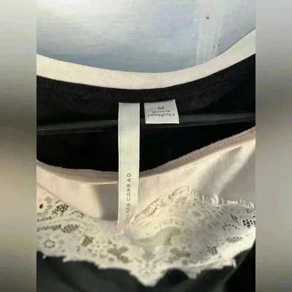 lauren conrad ruffled blouse womens size medium‎ - Picture 2 of 4